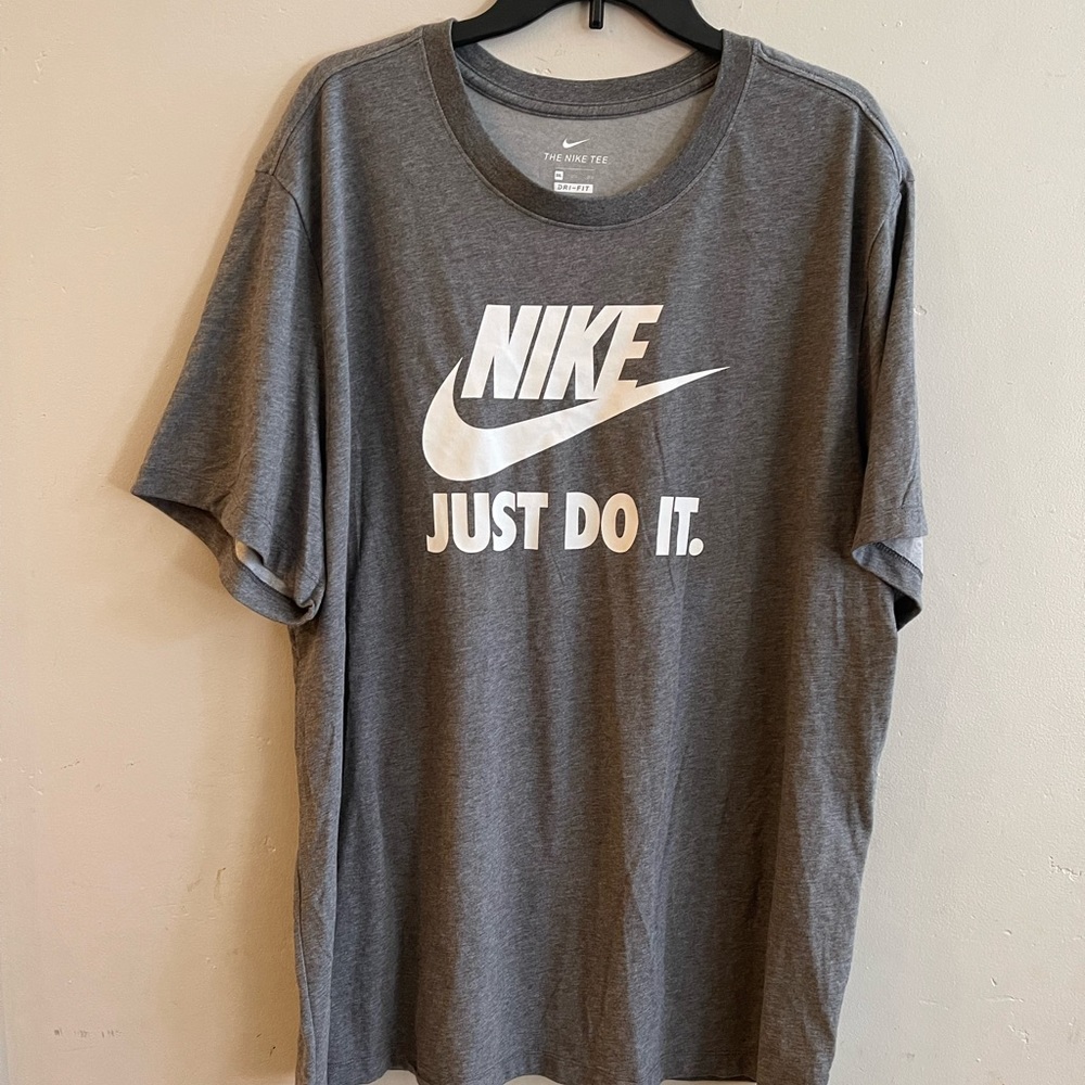 New Men’s Nike Just Do It Short Sleeve T-Shirt Charcoal Tee Size 3XL Dri-Fit NWT